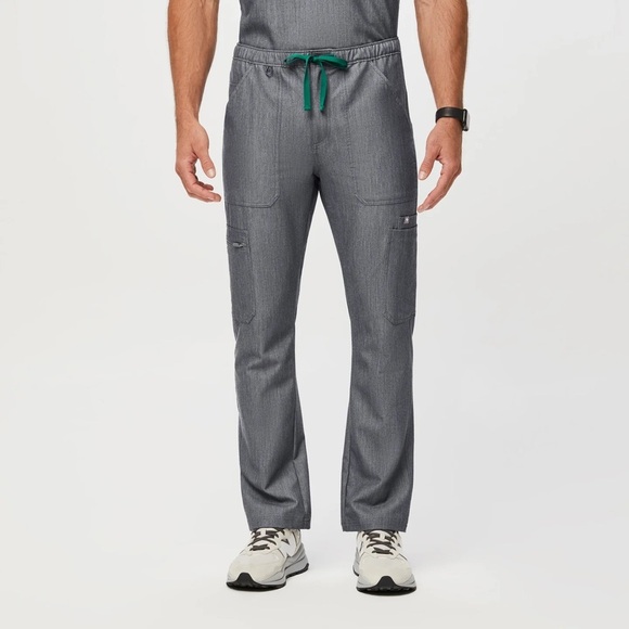 Figs Cairo Cargo Scrub Pants in Graphite Size Large - Picture 1 of 9